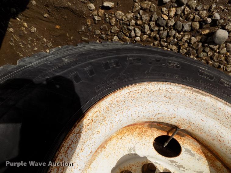 image for item FH9028 1997 Ford Louisville truck cab and chassis