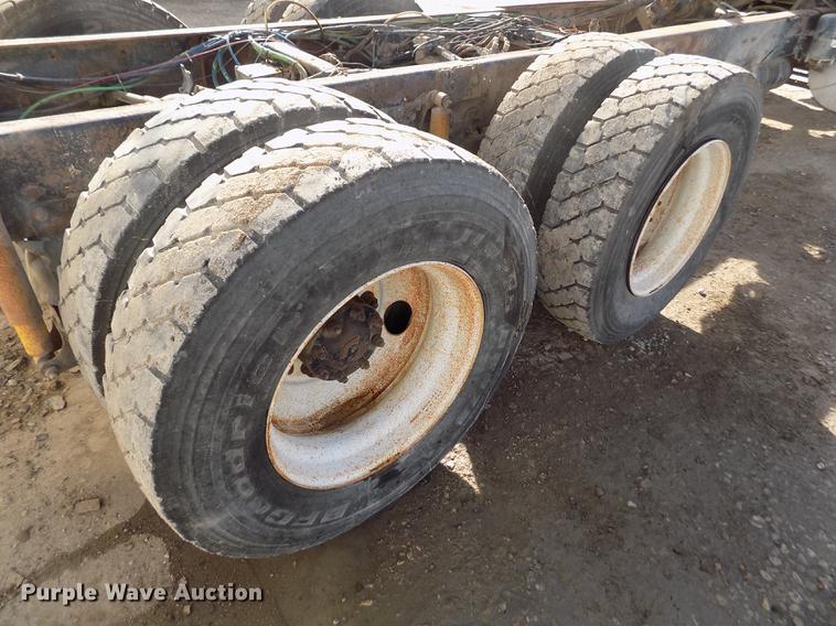 image for item FH9028 1997 Ford Louisville truck cab and chassis