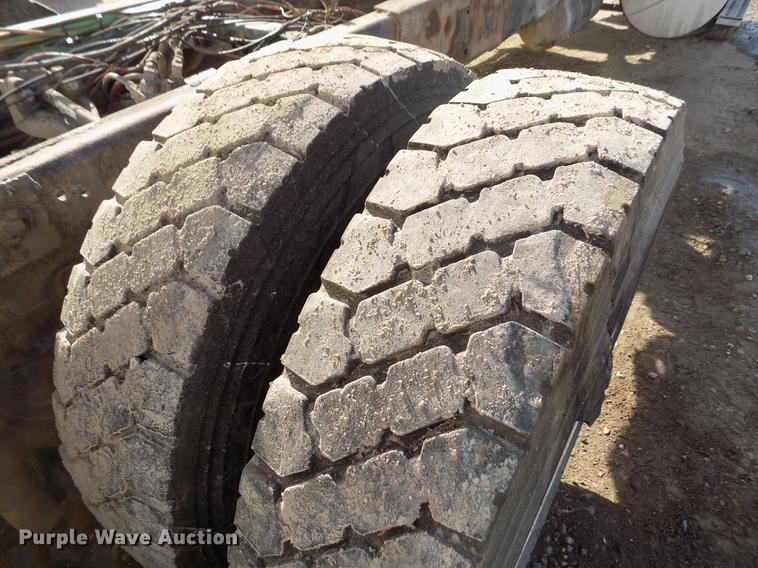 image for item FH9028 1997 Ford Louisville truck cab and chassis