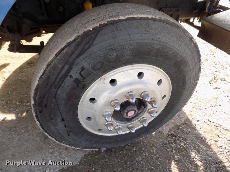 image for item FH9028 1997 Ford Louisville truck cab and chassis