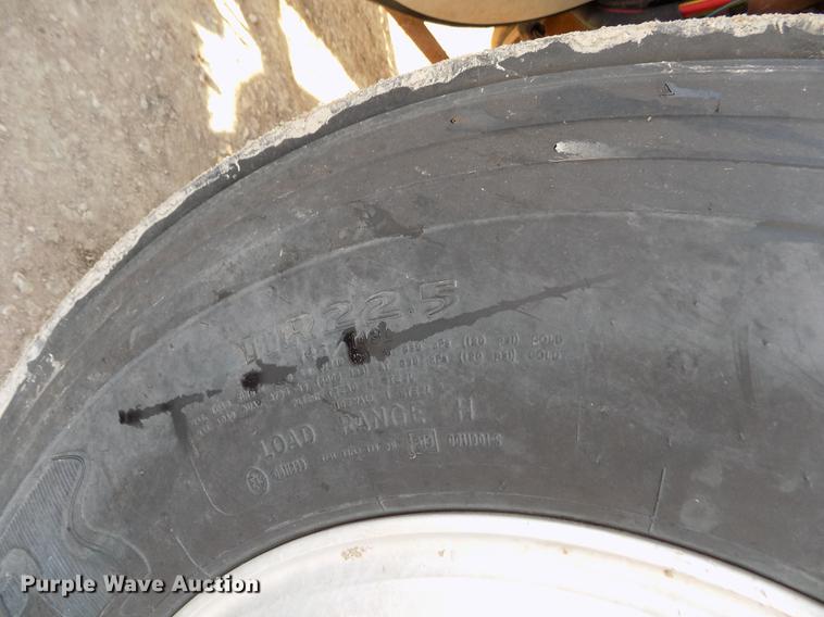 image for item FH9028 1997 Ford Louisville truck cab and chassis