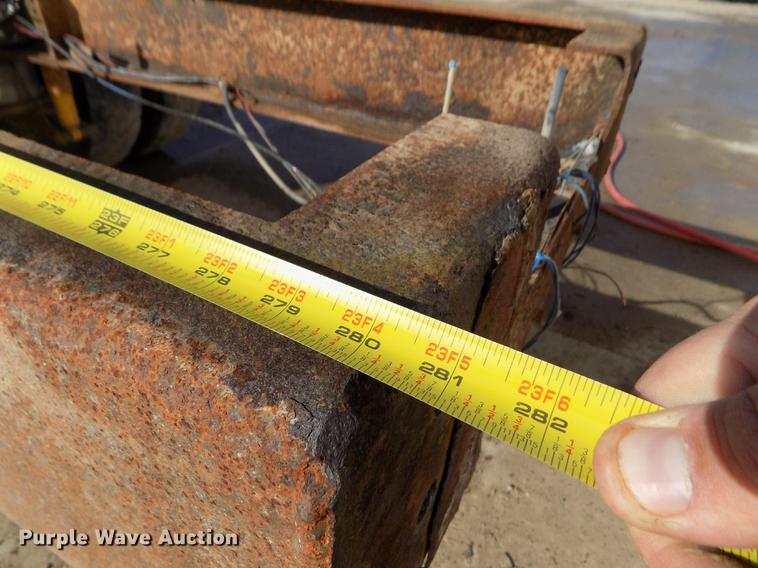 image for item FH9028 1997 Ford Louisville truck cab and chassis