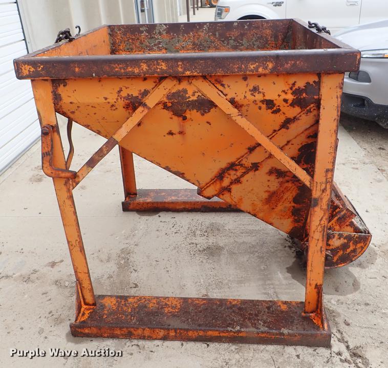 image for item FN9761 Steel concrete bucket