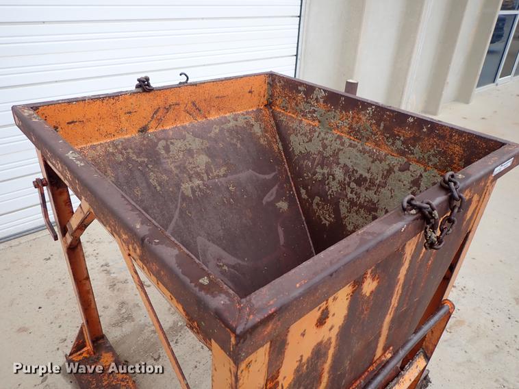 image for item FN9761 Steel concrete bucket