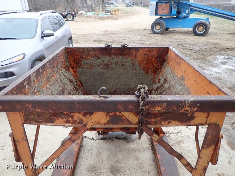 image for item FN9761 Steel concrete bucket