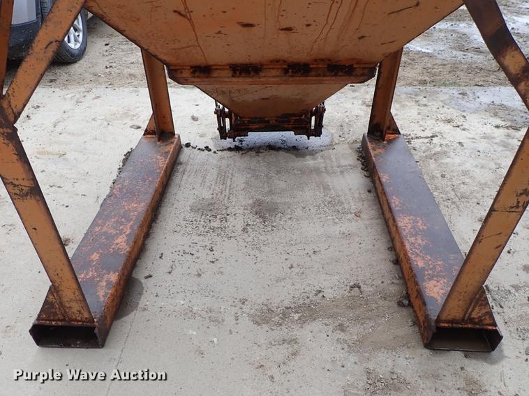 image for item FN9761 Steel concrete bucket