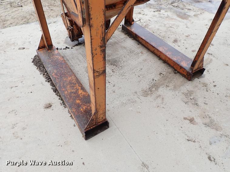 image for item FN9761 Steel concrete bucket