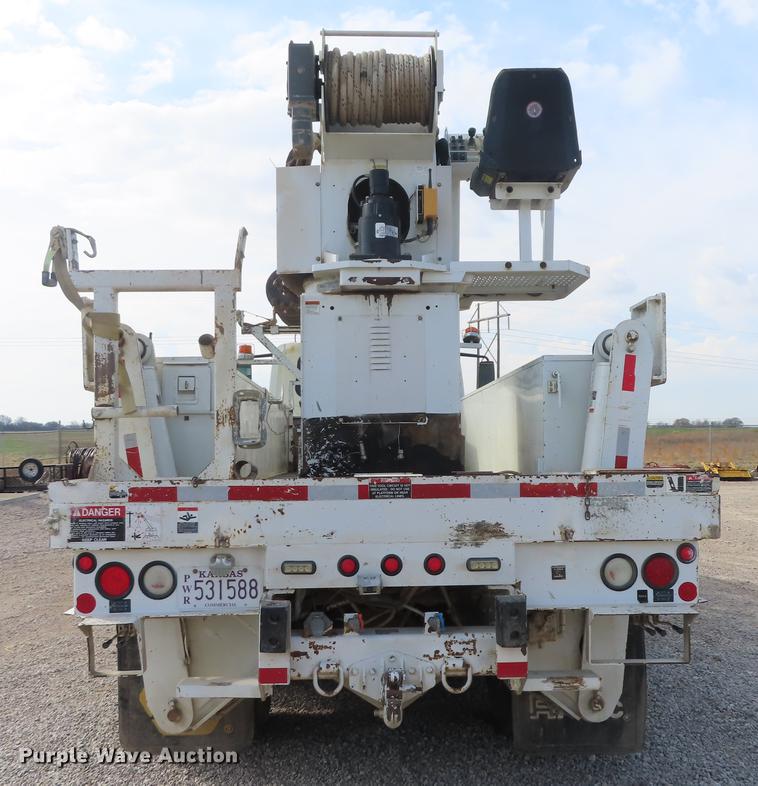 image for item L1482 2009 International 7400 digger derrick truck