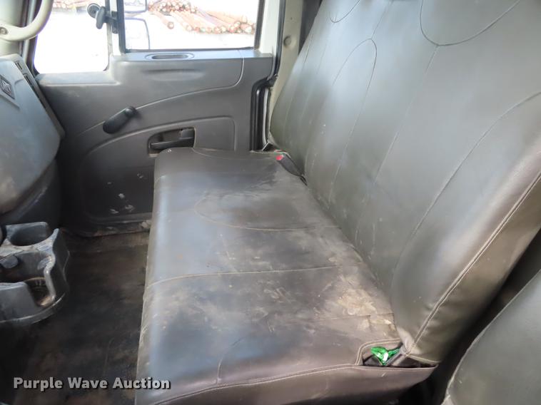 image for item L1482 2009 International 7400 digger derrick truck