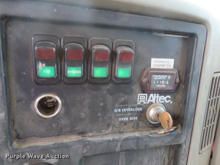 image for item L1482 2009 International 7400 digger derrick truck