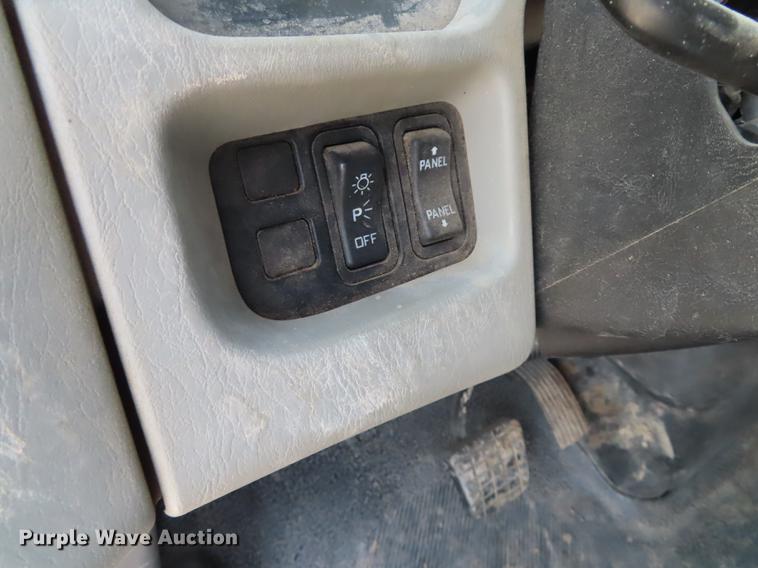 image for item L1482 2009 International 7400 digger derrick truck