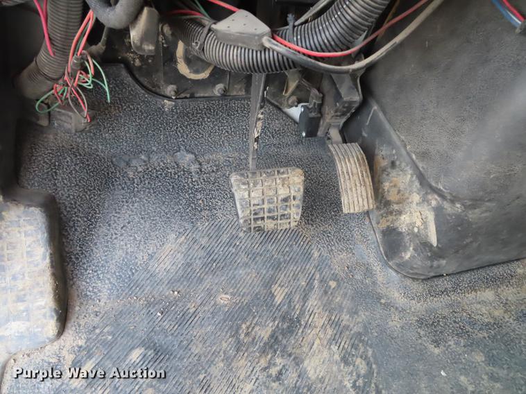 image for item L1482 2009 International 7400 digger derrick truck