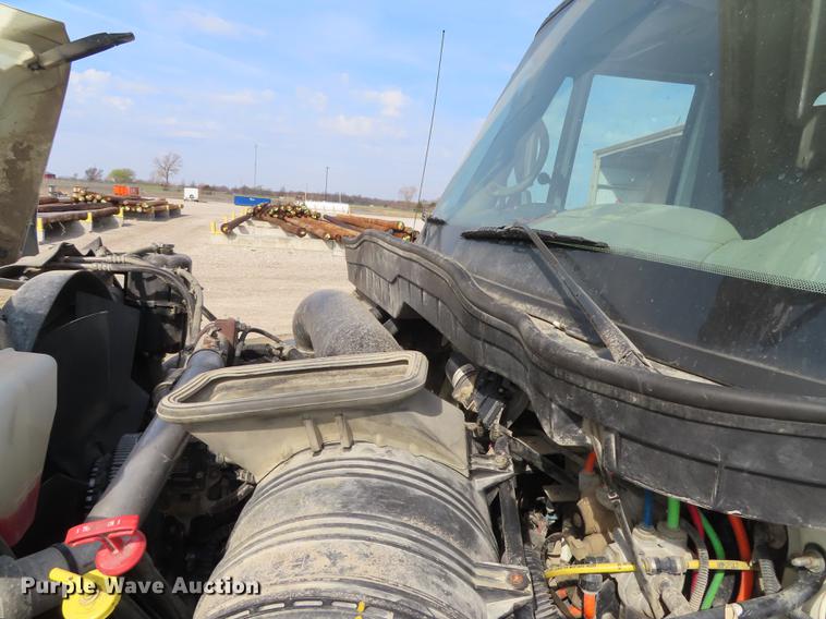 image for item L1482 2009 International 7400 digger derrick truck