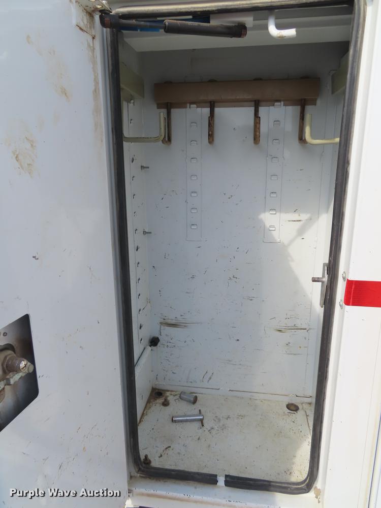 image for item L1482 2009 International 7400 digger derrick truck