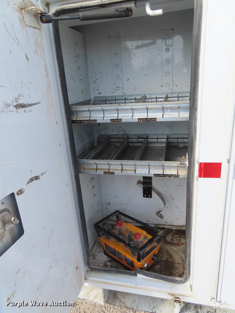 image for item L1482 2009 International 7400 digger derrick truck