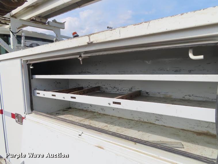 image for item L1482 2009 International 7400 digger derrick truck