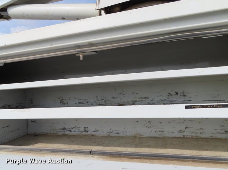 image for item L1482 2009 International 7400 digger derrick truck