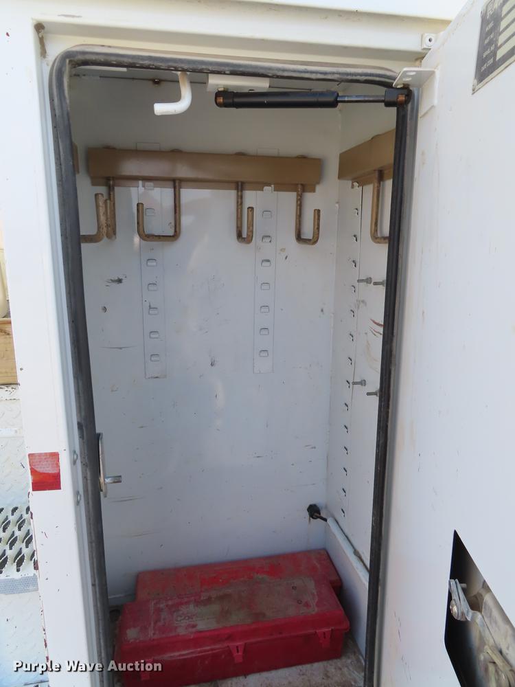 image for item L1482 2009 International 7400 digger derrick truck