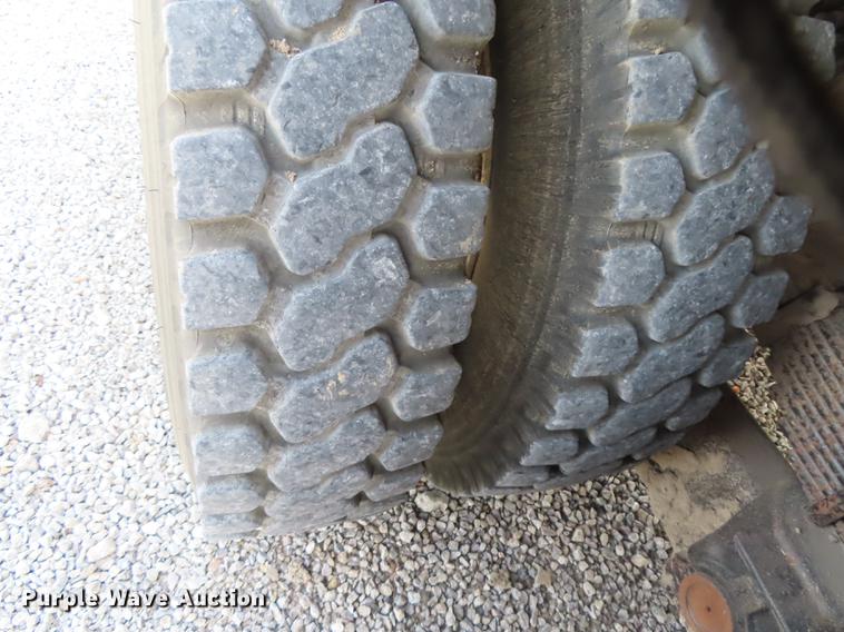 image for item L1482 2009 International 7400 digger derrick truck