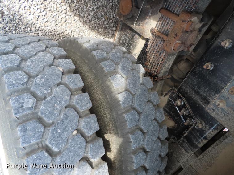 image for item L1482 2009 International 7400 digger derrick truck