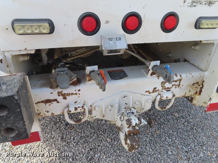 image for item L1482 2009 International 7400 digger derrick truck