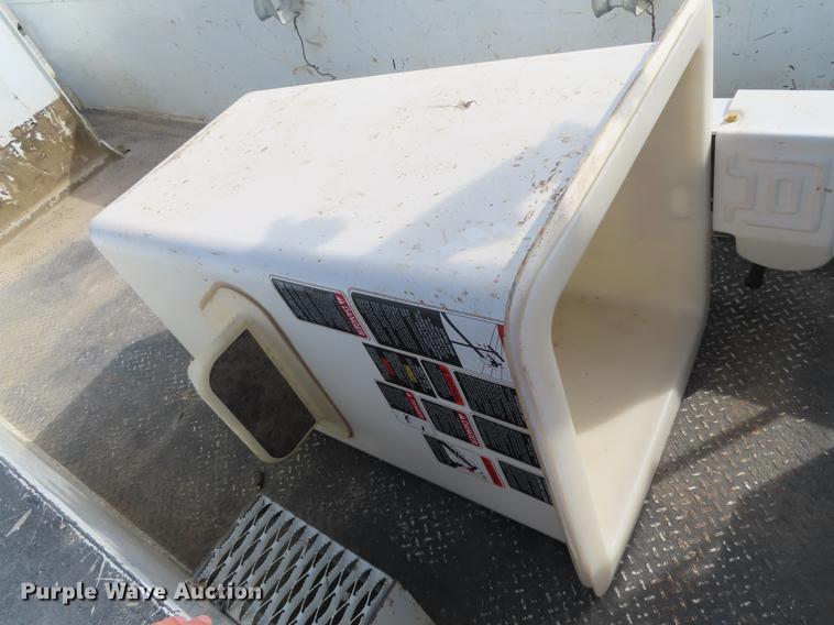 image for item L1482 2009 International 7400 digger derrick truck