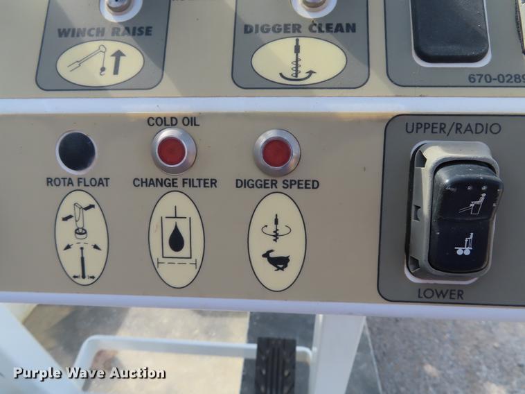 image for item L1482 2009 International 7400 digger derrick truck