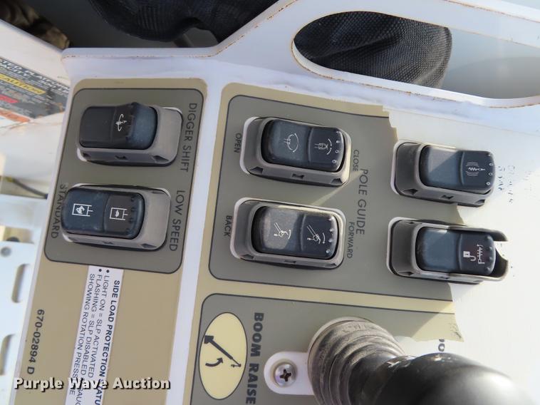 image for item L1482 2009 International 7400 digger derrick truck