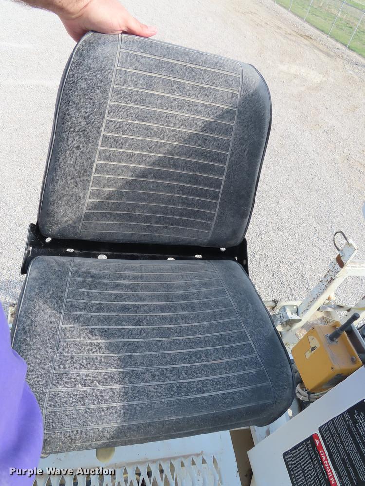 image for item L1482 2009 International 7400 digger derrick truck