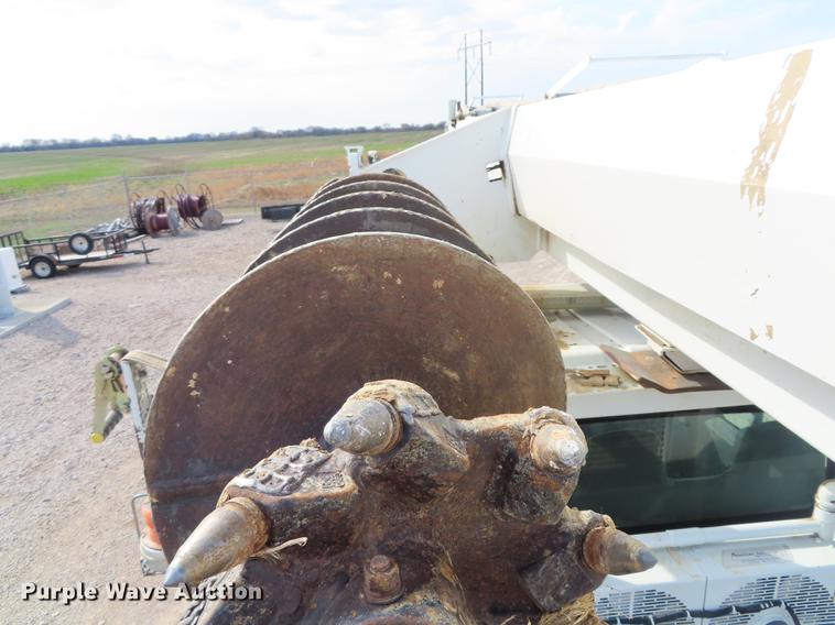 image for item L1482 2009 International 7400 digger derrick truck