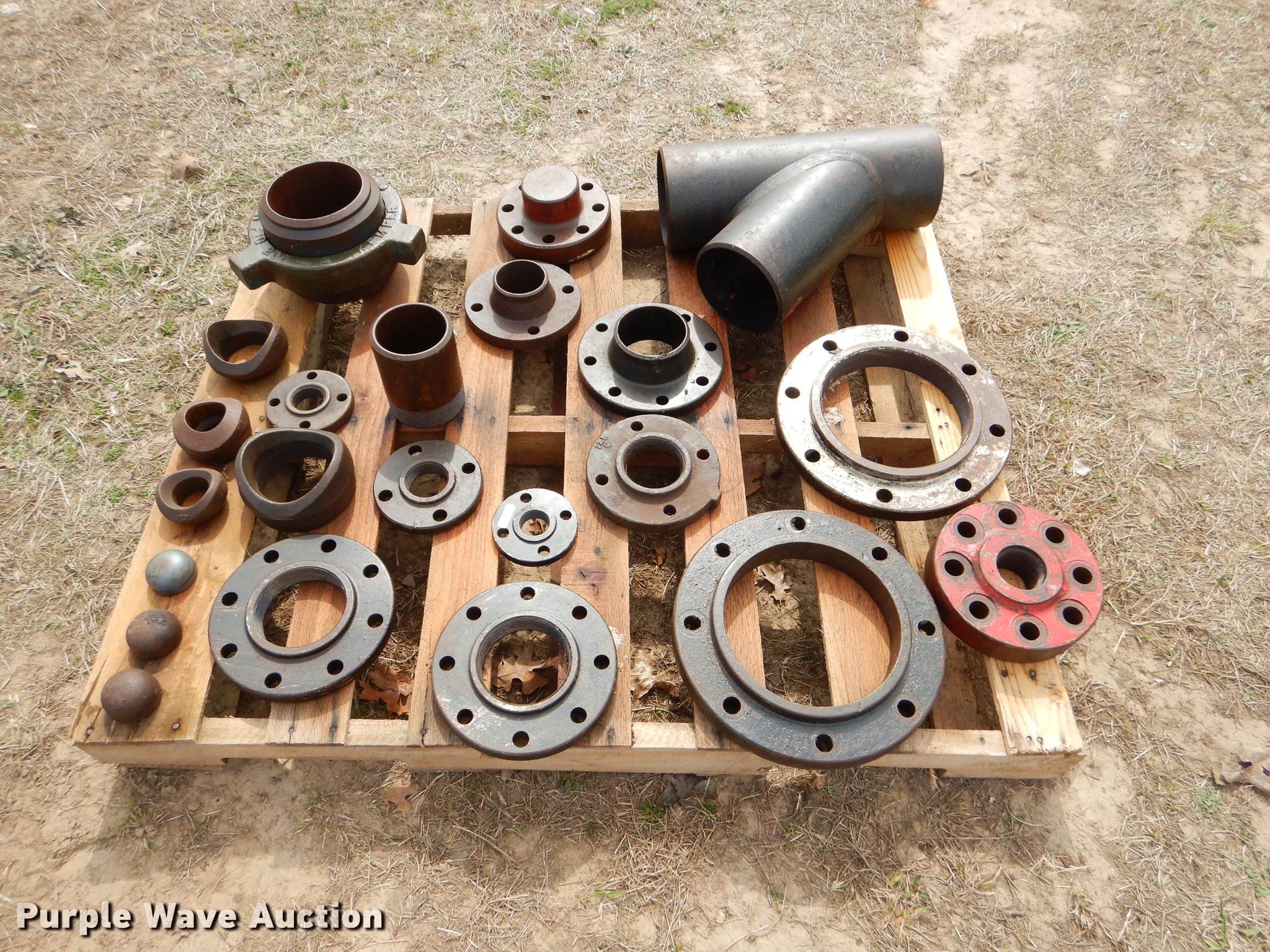 Oil field pipe fittings in Cleveland , OK Item EZ9887 sold Purple Wave