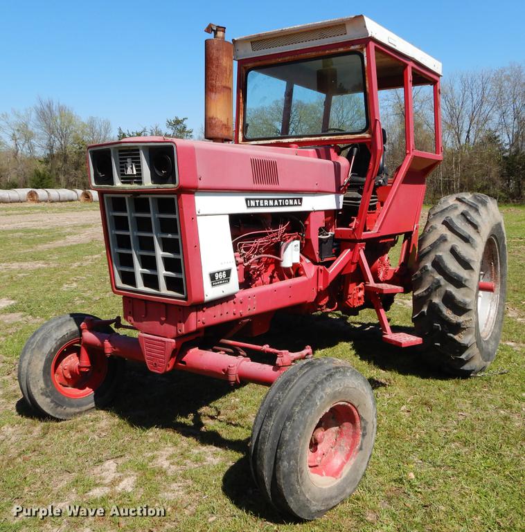 image for item DC0213 1974 International 966 tractor