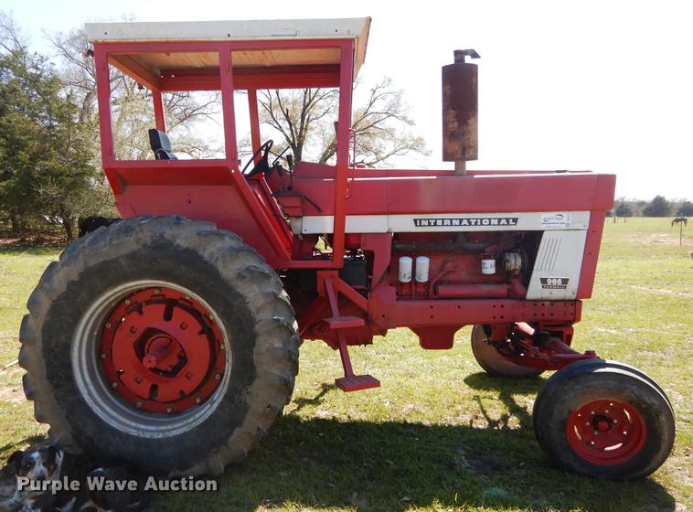 image for item DC0213 1974 International 966 tractor