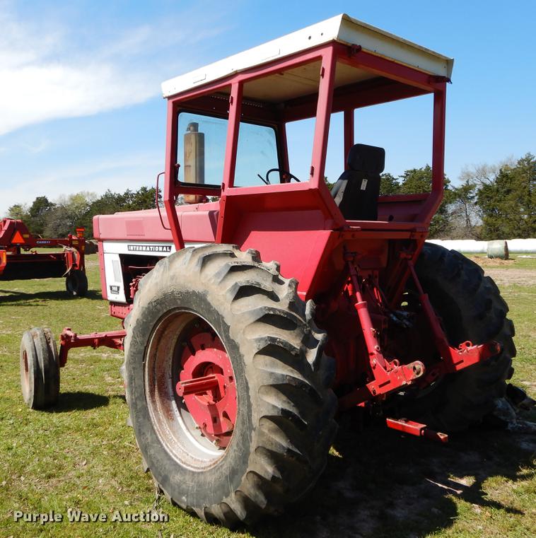 image for item DC0213 1974 International 966 tractor