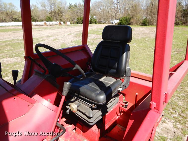 image for item DC0213 1974 International 966 tractor