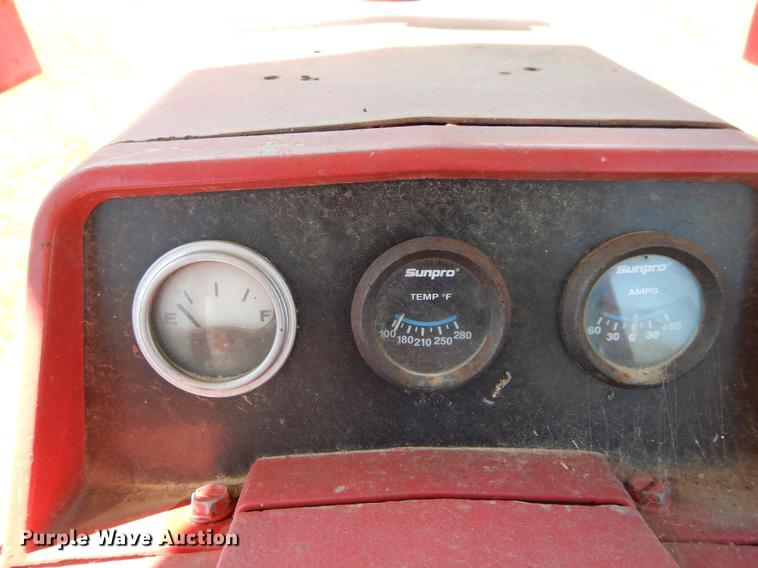 image for item DC0213 1974 International 966 tractor