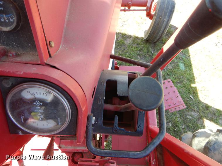 image for item DC0213 1974 International 966 tractor