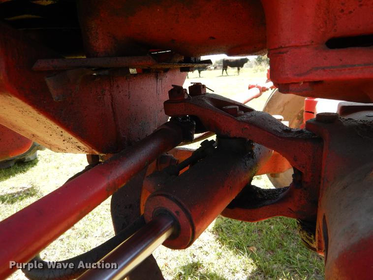 image for item DC0213 1974 International 966 tractor