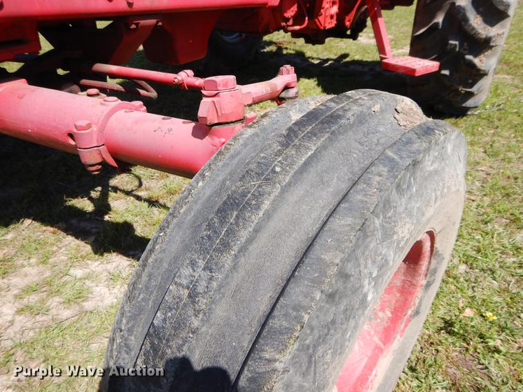 image for item DC0213 1974 International 966 tractor