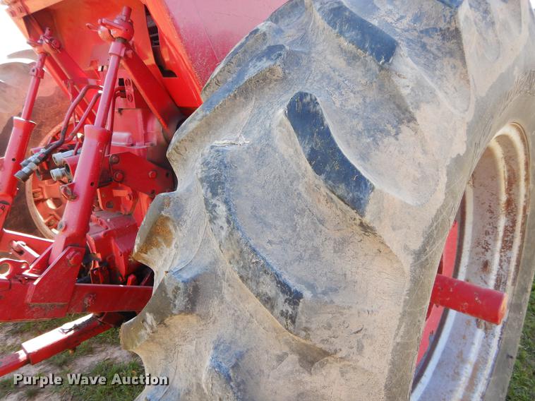 image for item DC0213 1974 International 966 tractor