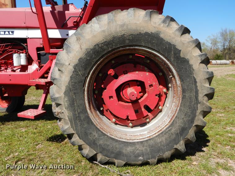 image for item DC0213 1974 International 966 tractor