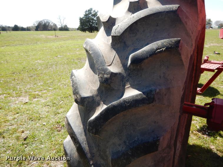 image for item DC0213 1974 International 966 tractor