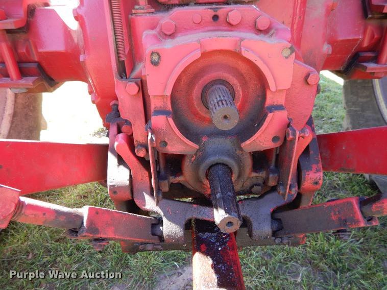 image for item DC0213 1974 International 966 tractor