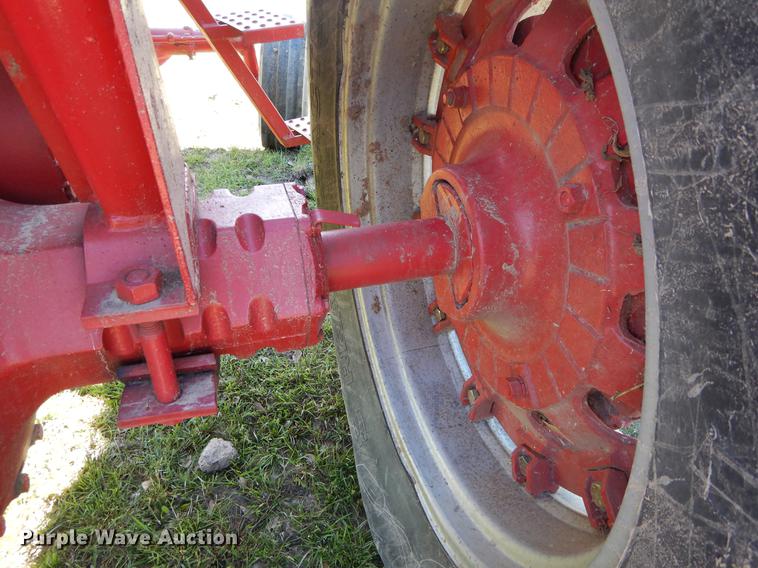 image for item DC0213 1974 International 966 tractor