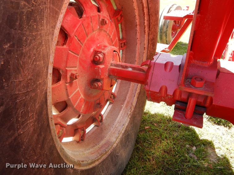 image for item DC0213 1974 International 966 tractor