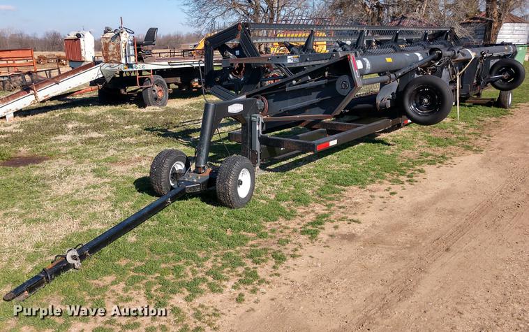 image for item DD6944 MacDon 960 draper head