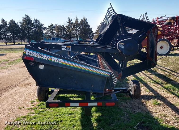 image for item DD6944 MacDon 960 draper head