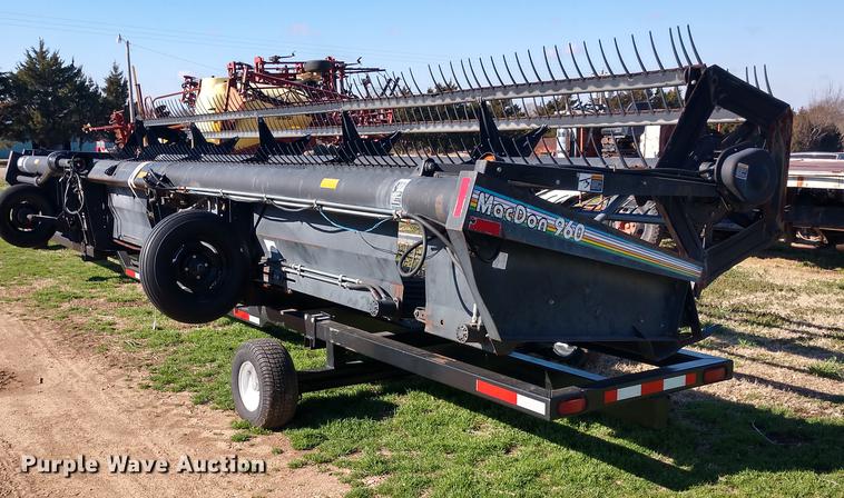 image for item DD6944 MacDon 960 draper head