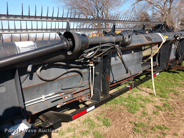 image for item DD6944 MacDon 960 draper head