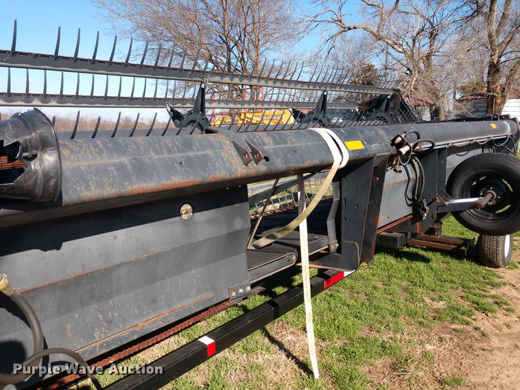 image for item DD6944 MacDon 960 draper head